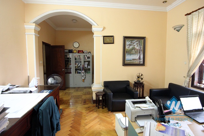 Nice and cozy house in Westlake area 